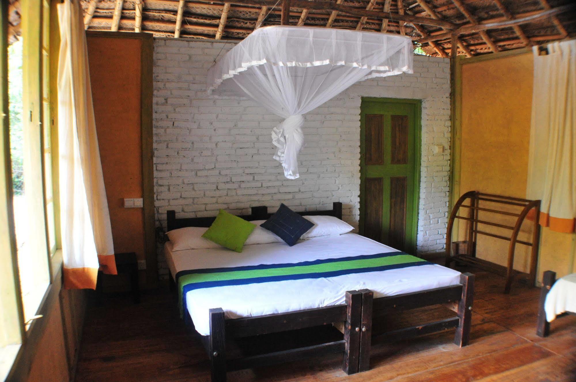 Back Of Beyond - Wild Haven Villa Sigiriya Bagian luar foto