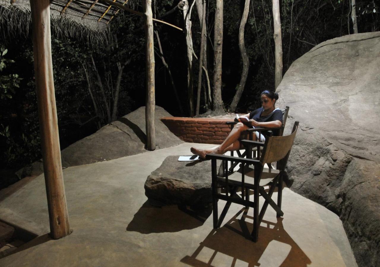 Back Of Beyond - Wild Haven Villa Sigiriya Bagian luar foto