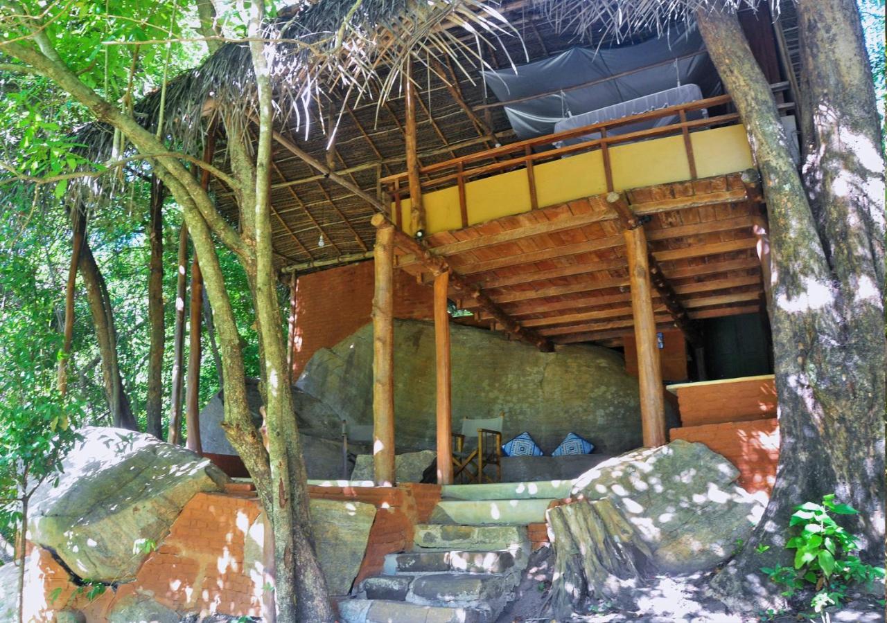 Back Of Beyond - Wild Haven Villa Sigiriya Bagian luar foto