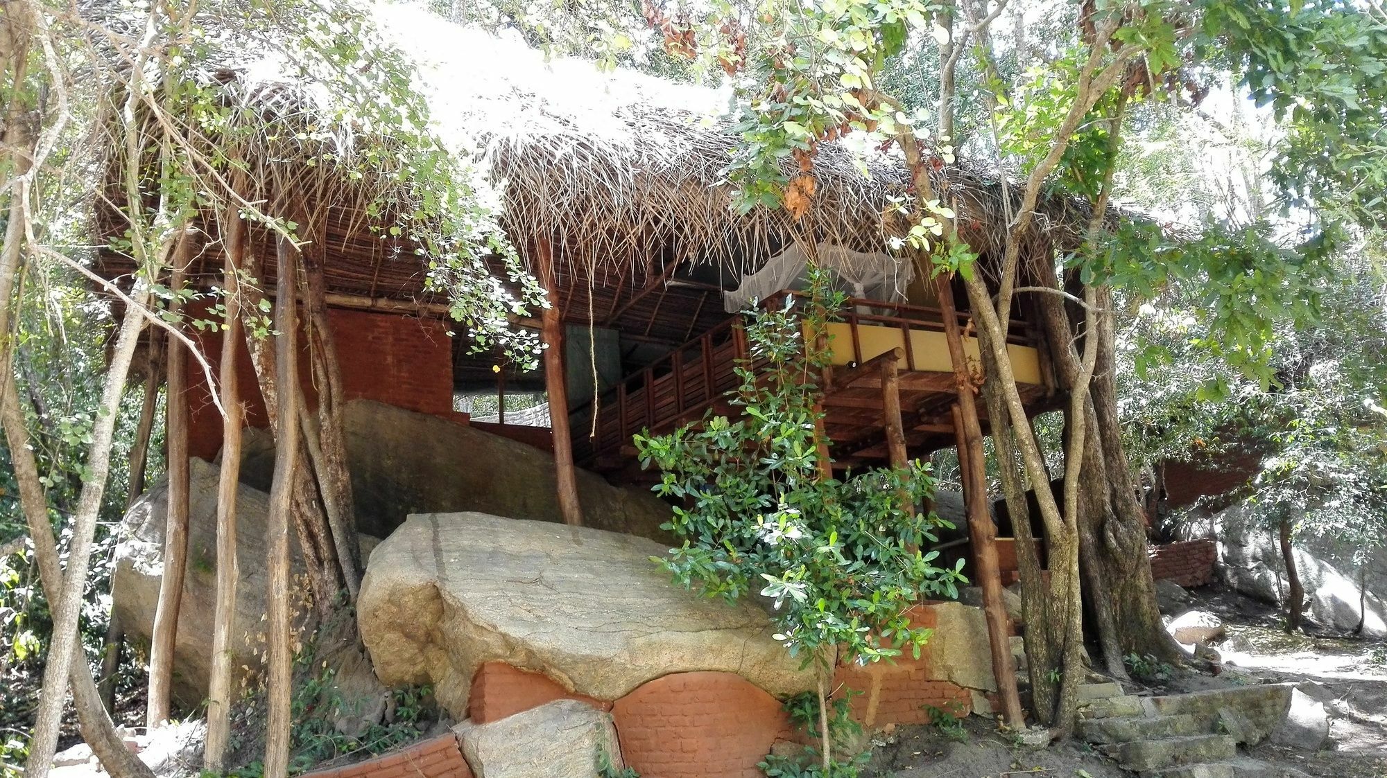 Back Of Beyond - Wild Haven Villa Sigiriya Bagian luar foto